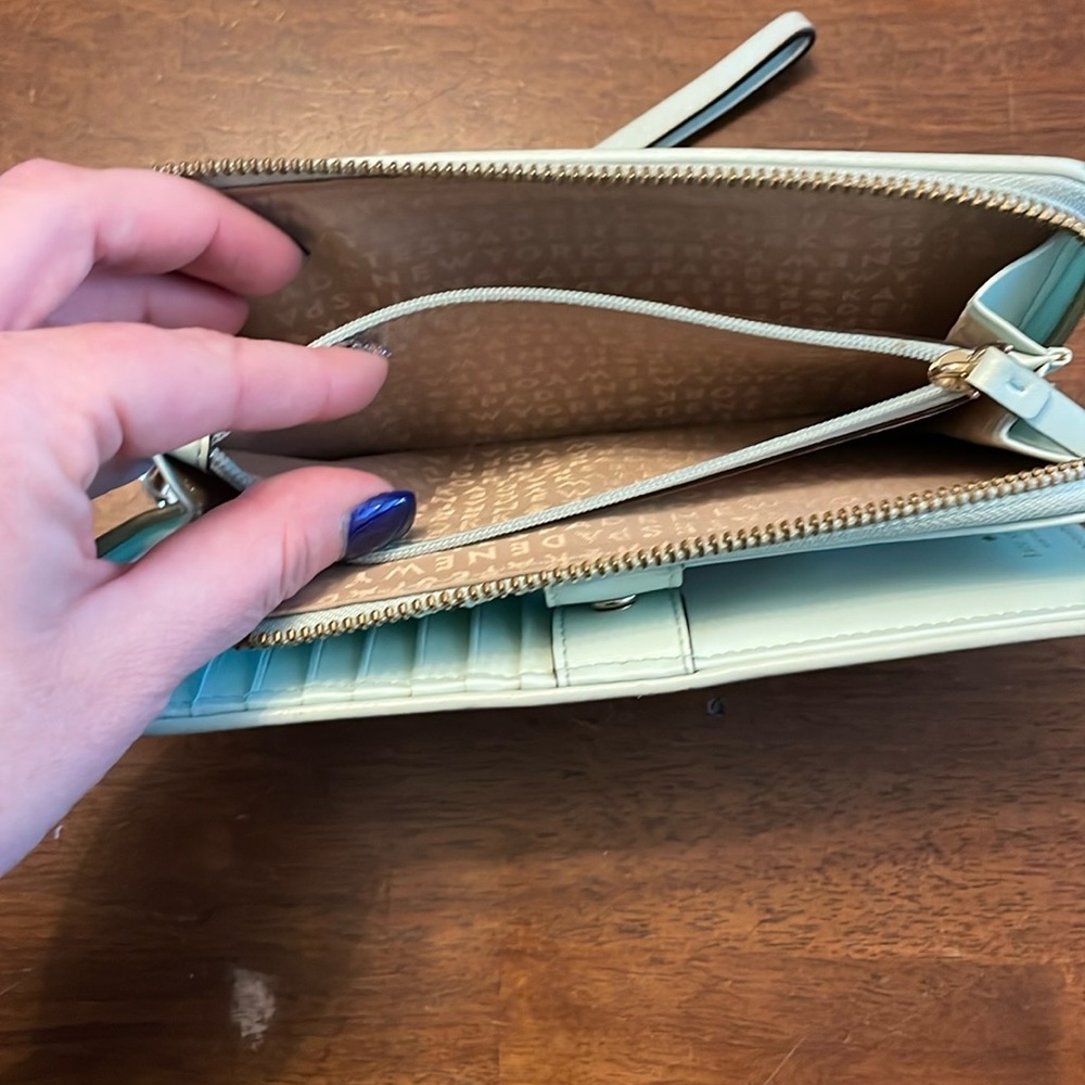 Kate spade ♠️ Wallet - Picture 8 of 11